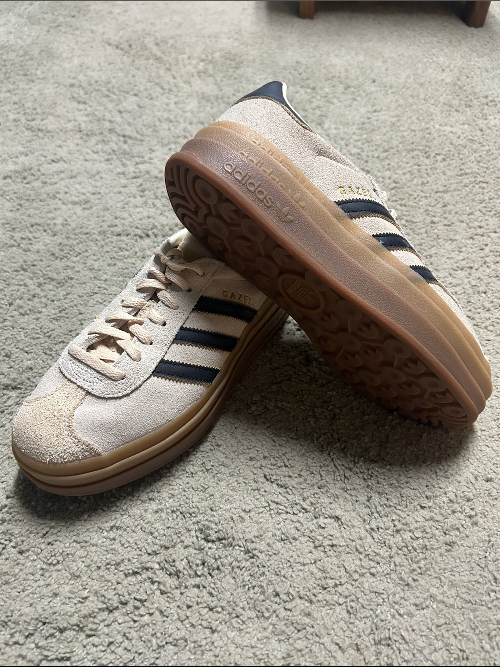 adidas Cream Suede Sneakers with black Stripes - Picture 4 of 4